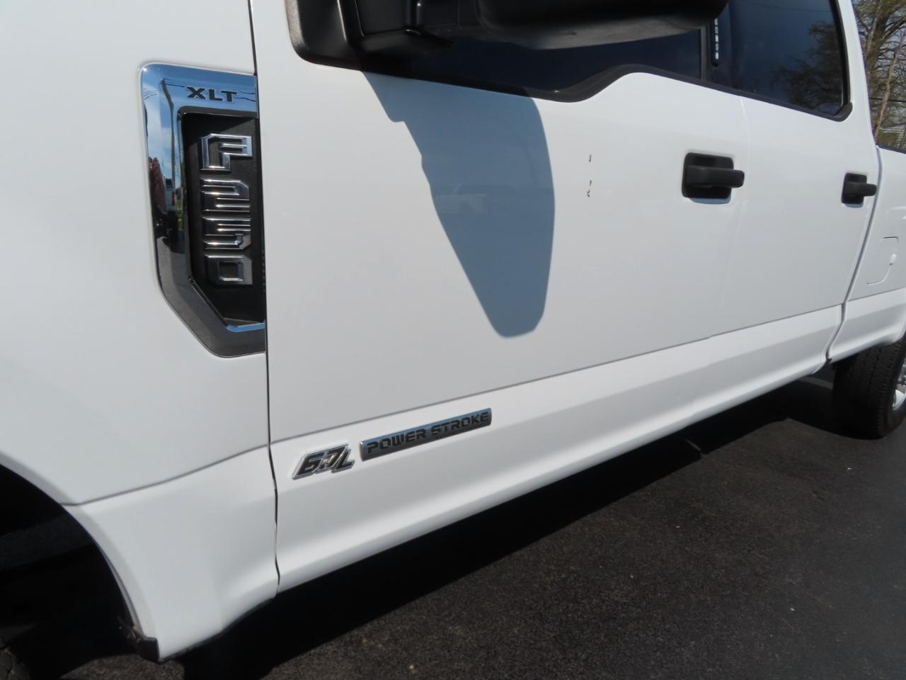 Ford Super Duty F-250 SRW XLT 4WD Crew Cab 8' Box 2018