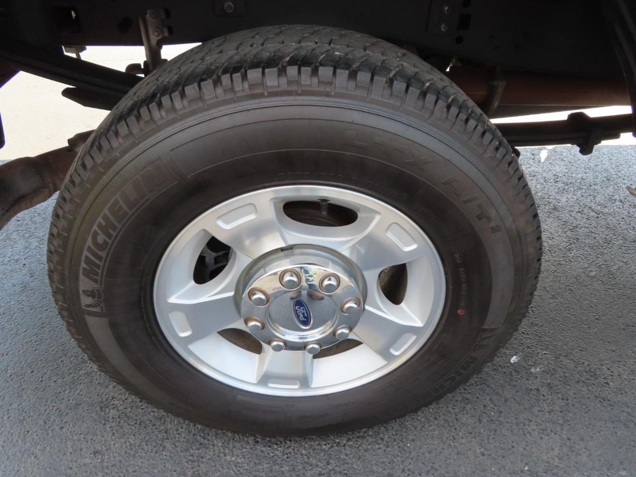 Ford Super Duty F-250 SRW XLT 4WD Crew Cab 8' Box 2018