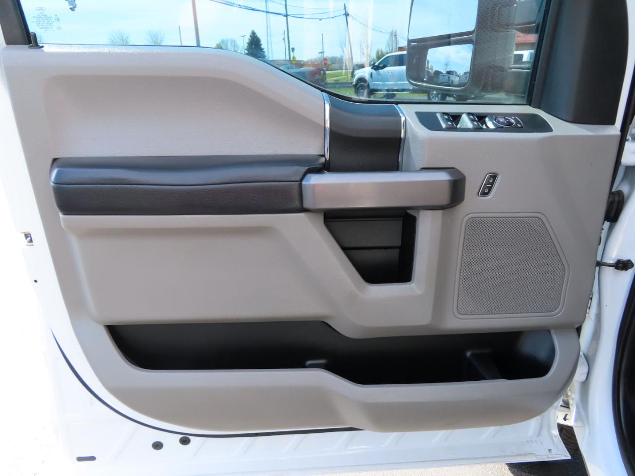 Ford Super Duty F-250 SRW XLT 4WD Crew Cab 8' Box 2018