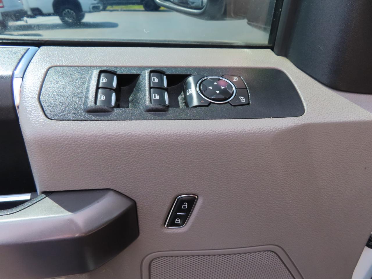 Ford Super Duty F-250 SRW XLT 4WD Crew Cab 8' Box 2018