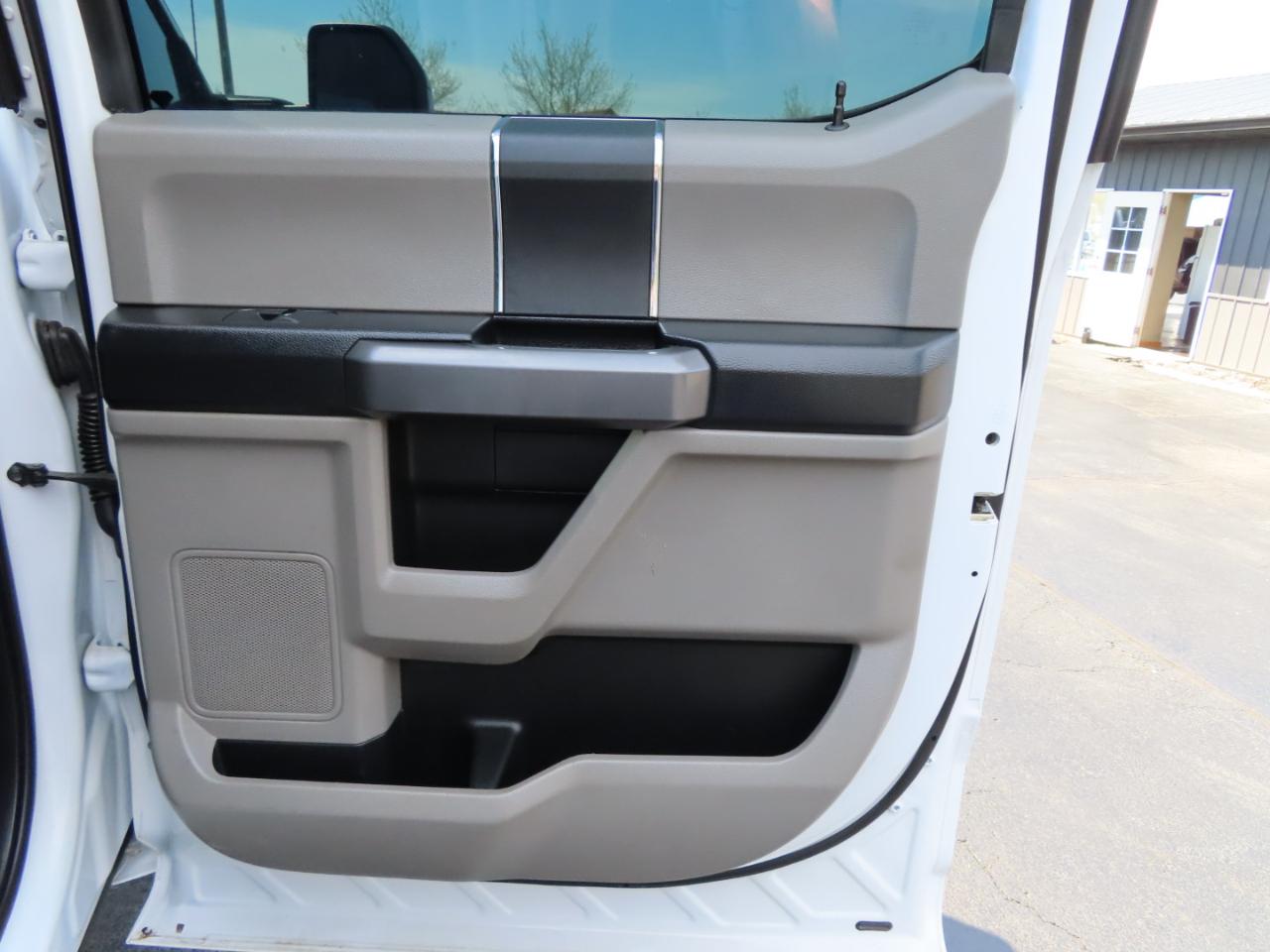 Ford Super Duty F-250 SRW XLT 4WD Crew Cab 8' Box 2018