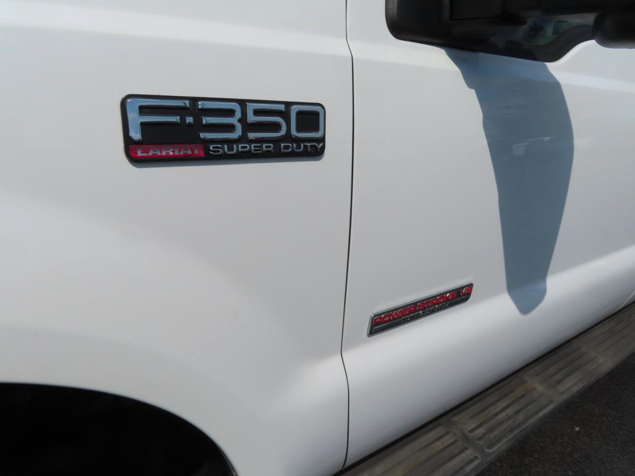 Ford Super Duty F-350 DRW Crew Cab 172" Lariat 4WD 2003