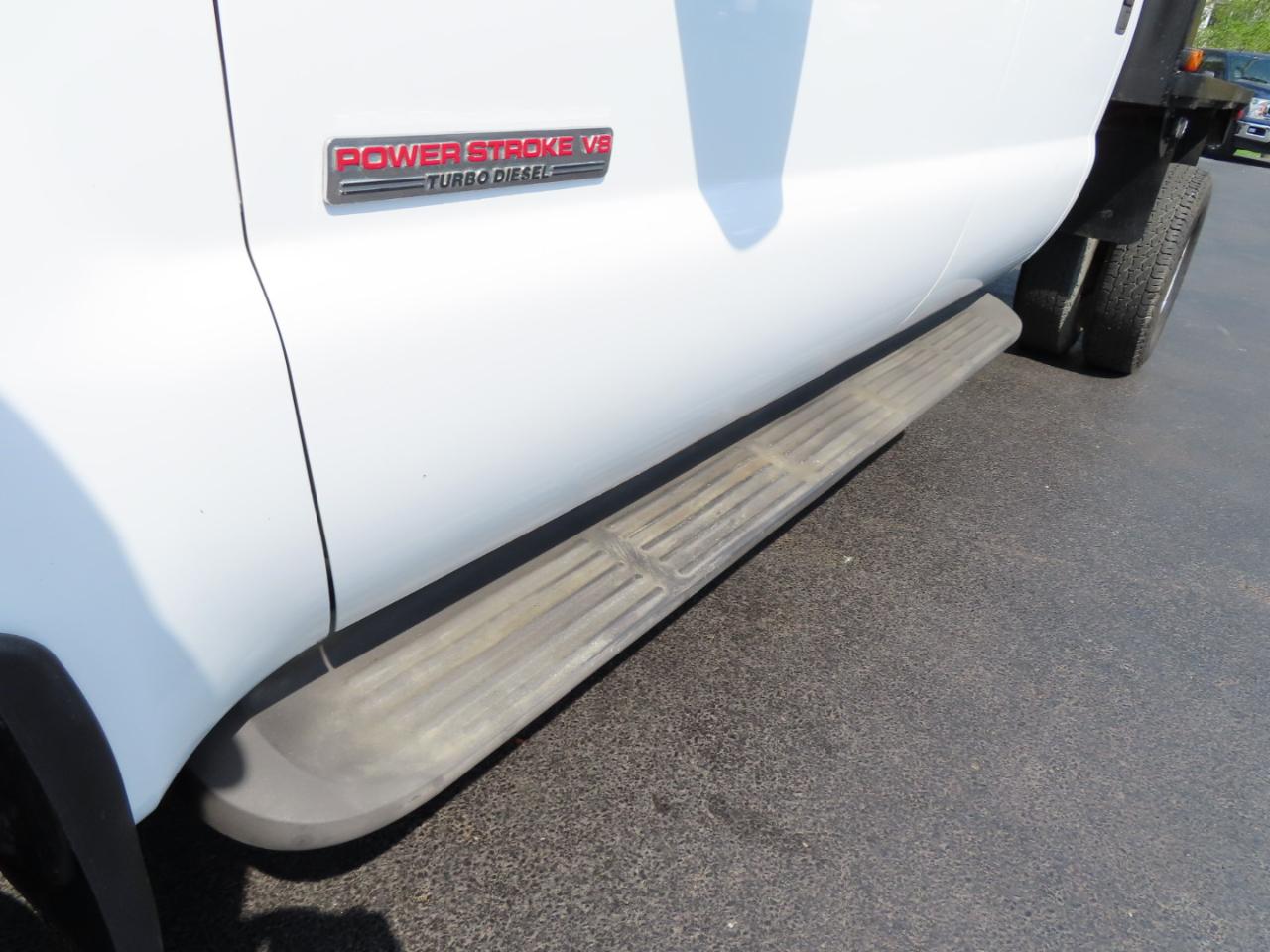 Ford Super Duty F-350 DRW Crew Cab 172" Lariat 4WD 2003