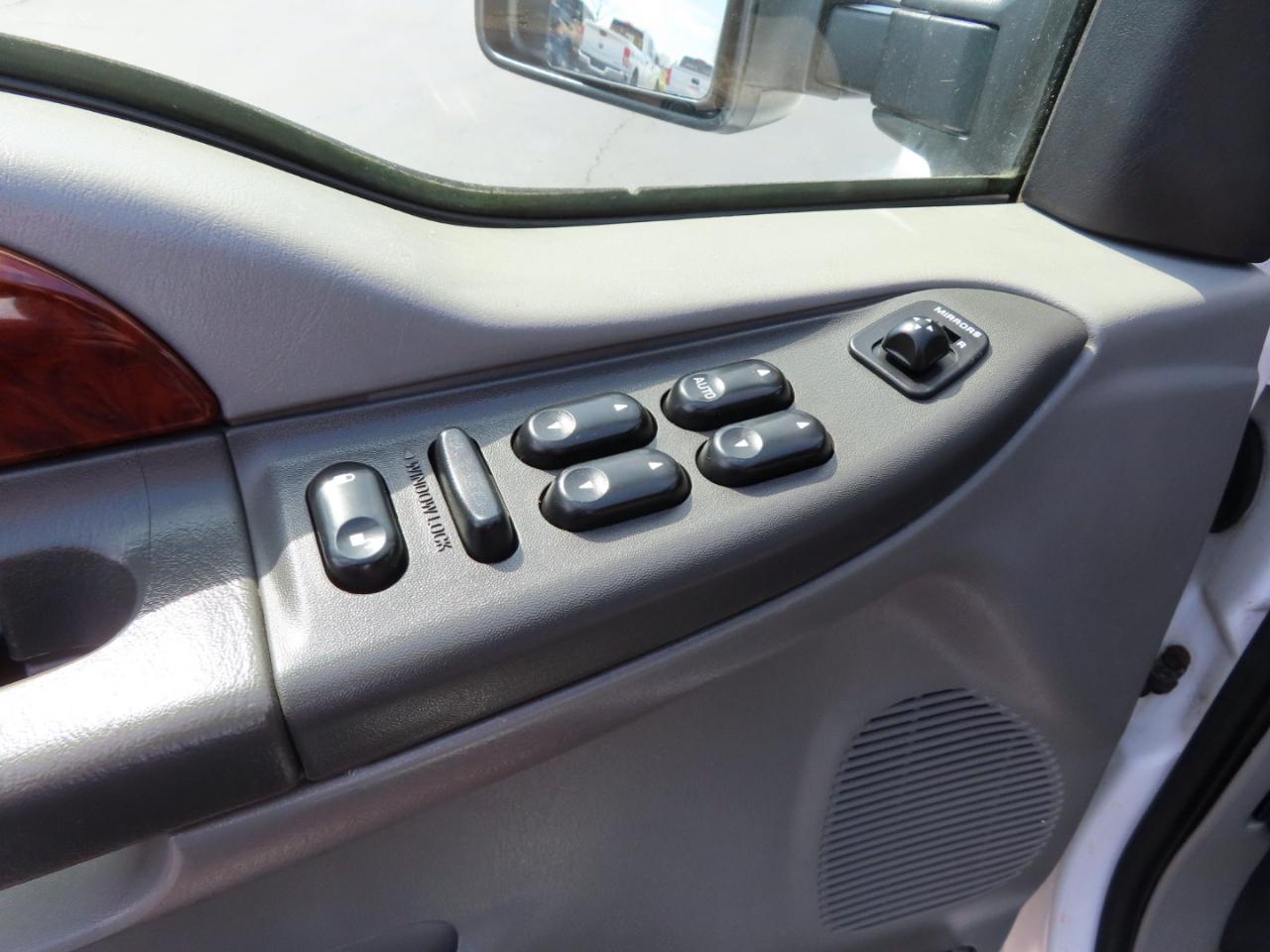 Ford Super Duty F-350 DRW Crew Cab 172" Lariat 4WD 2003