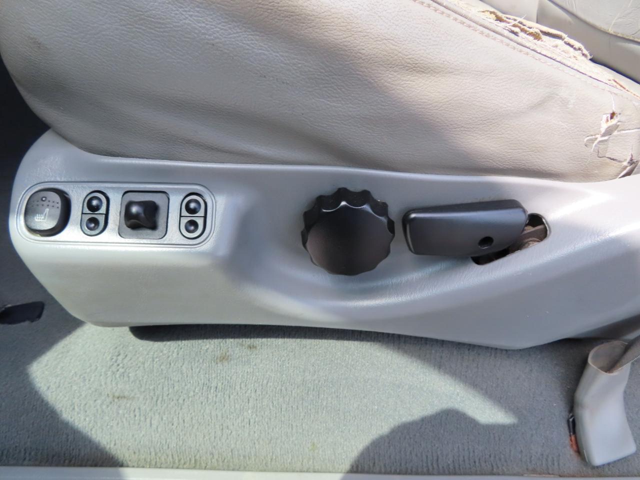 Ford Super Duty F-350 DRW Crew Cab 172" Lariat 4WD 2003