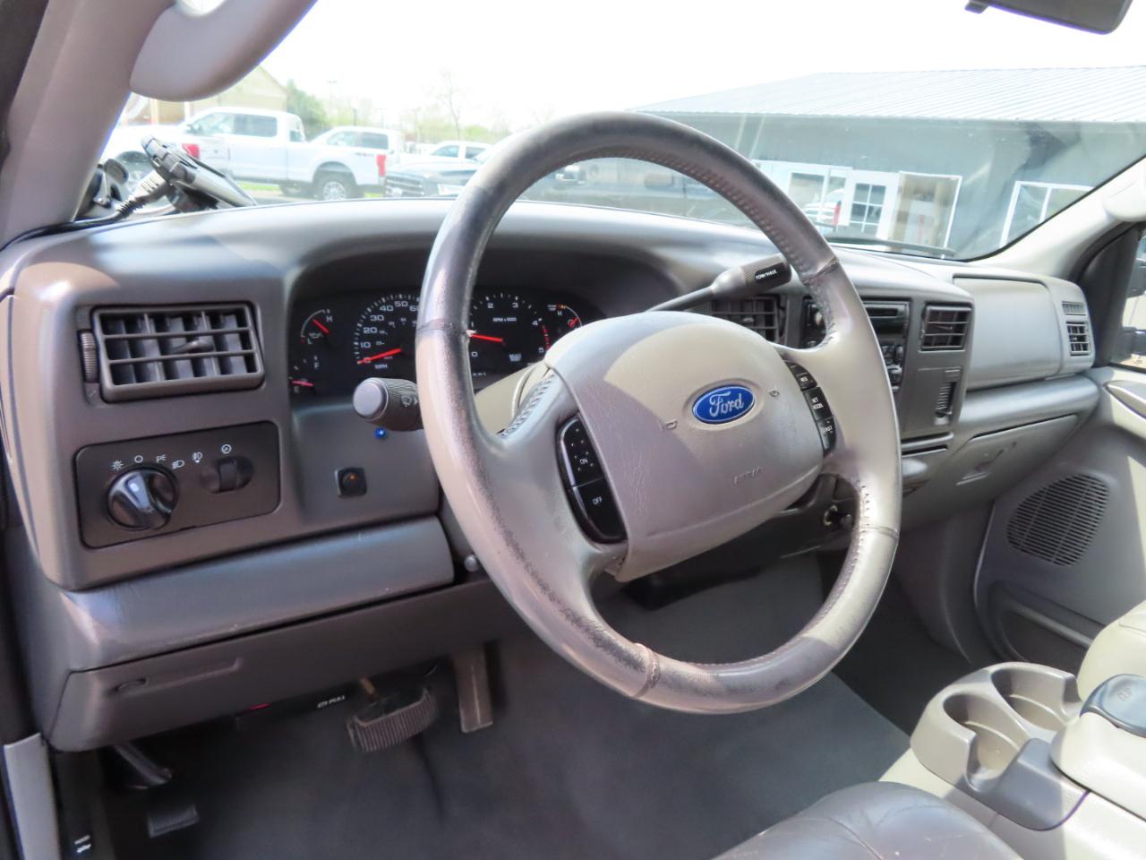 Ford Super Duty F-350 DRW Crew Cab 172" Lariat 4WD 2003