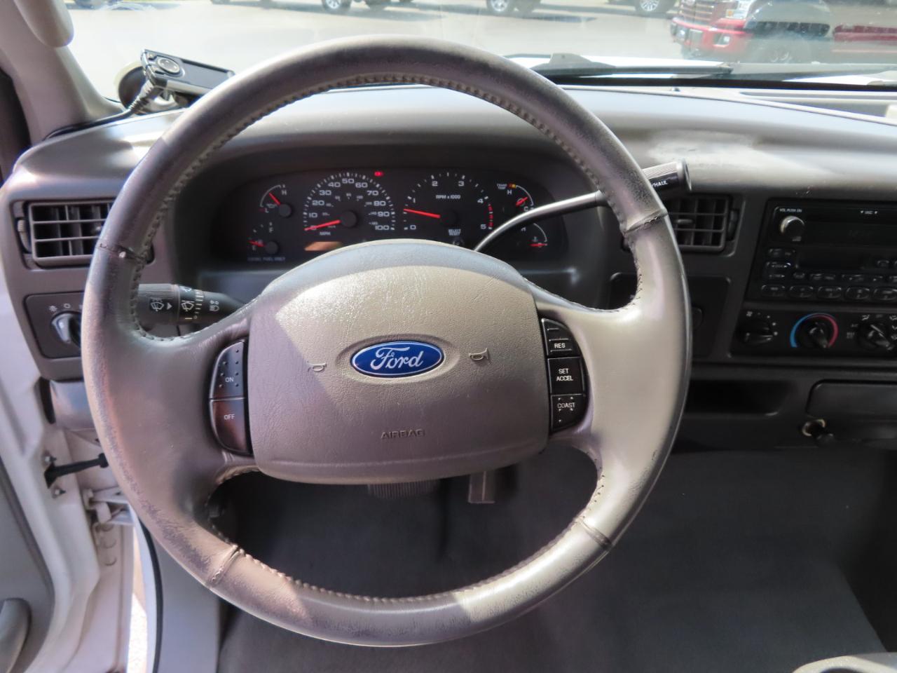 Ford Super Duty F-350 DRW Crew Cab 172" Lariat 4WD 2003