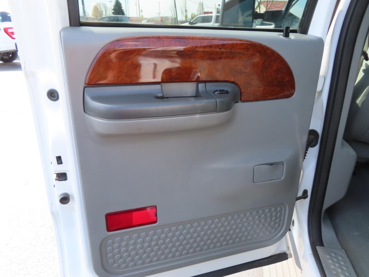 Ford Super Duty F-350 DRW Crew Cab 172" Lariat 4WD 2003