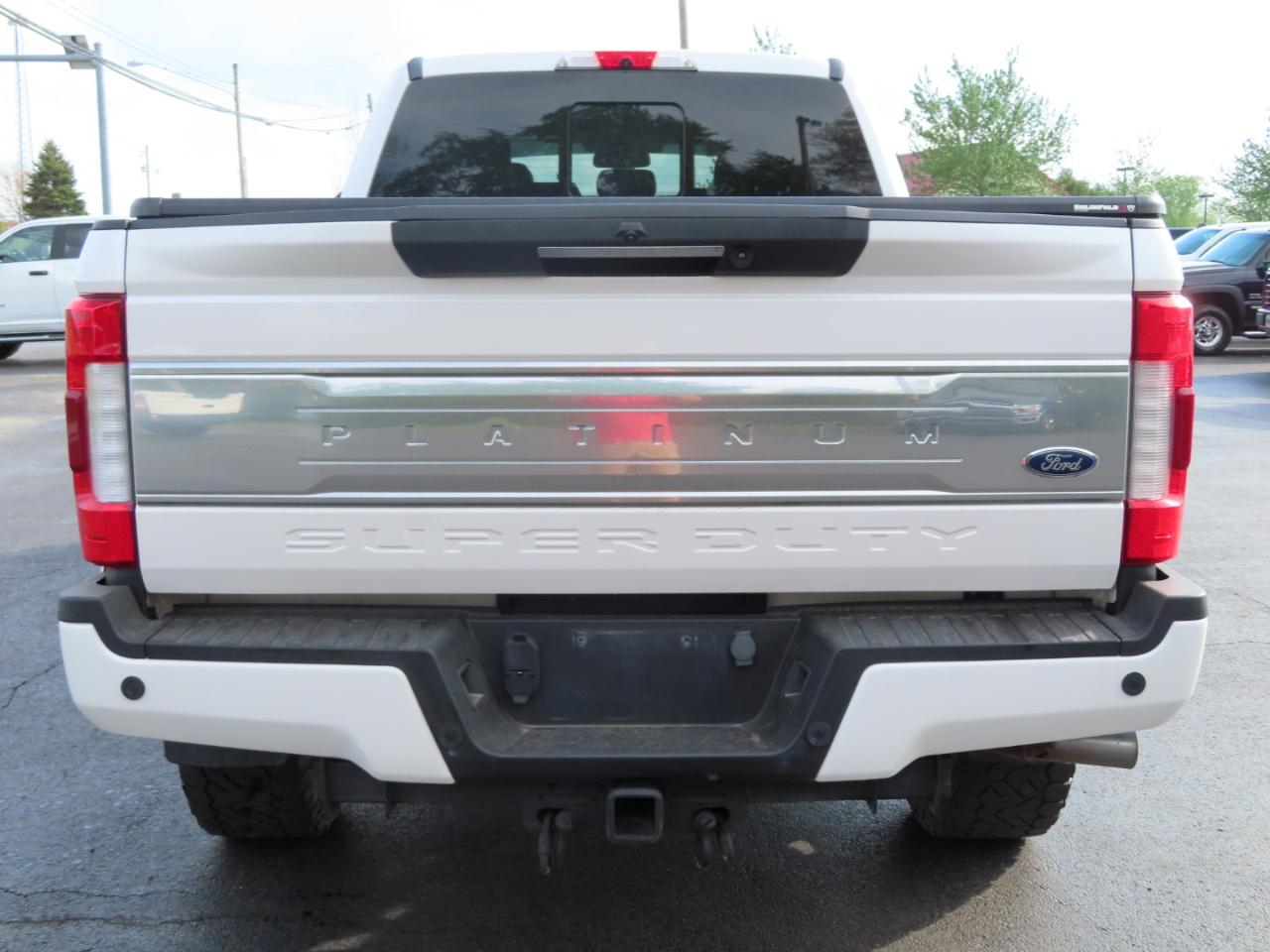 Ford Super Duty F-250 SRW Platinum 4WD Crew Cab 6.75' Box 2017