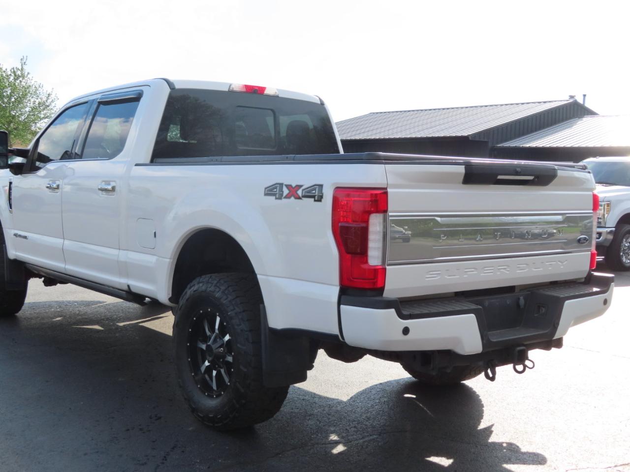 Ford Super Duty F-250 SRW Platinum 4WD Crew Cab 6.75' Box 2017