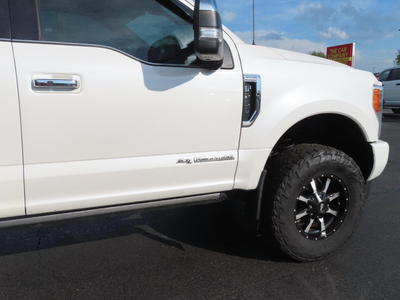 Ford Super Duty F-250 SRW Platinum 4WD Crew Cab 6.75' Box 2017