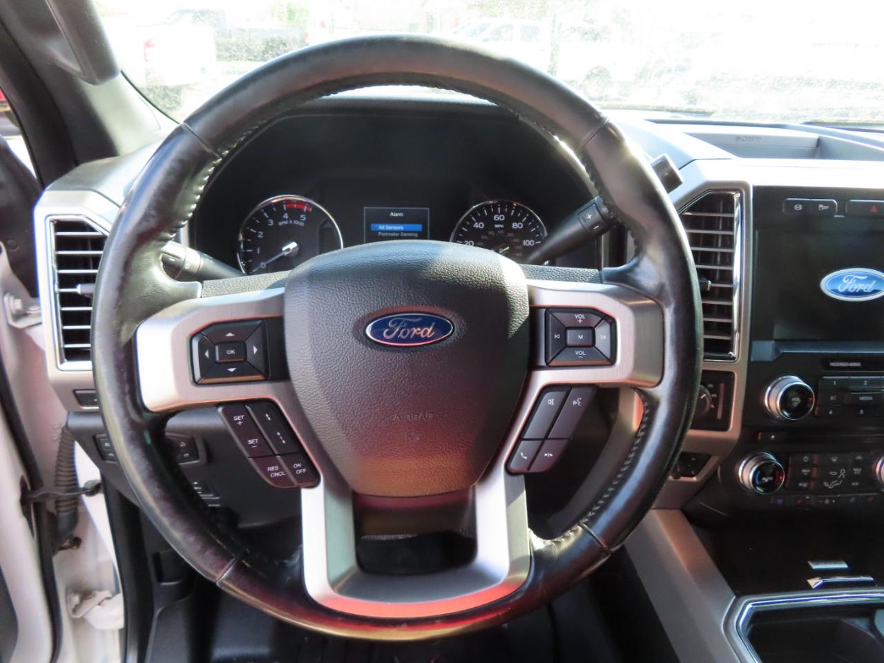 Ford Super Duty F-250 SRW Platinum 4WD Crew Cab 6.75' Box 2017