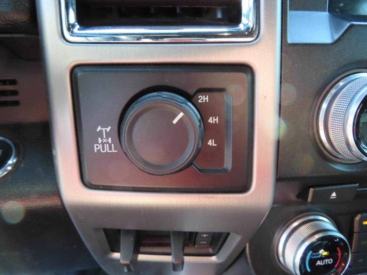 Ford Super Duty F-250 SRW Platinum 4WD Crew Cab 6.75' Box 2017