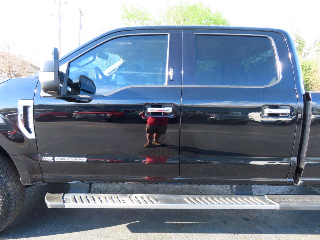 Ford Super Duty F-350 SRW XLT 4WD Crew Cab 8' Box 2017