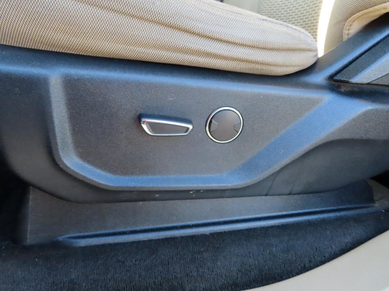 Ford Super Duty F-350 SRW XLT 4WD Crew Cab 8' Box 2017