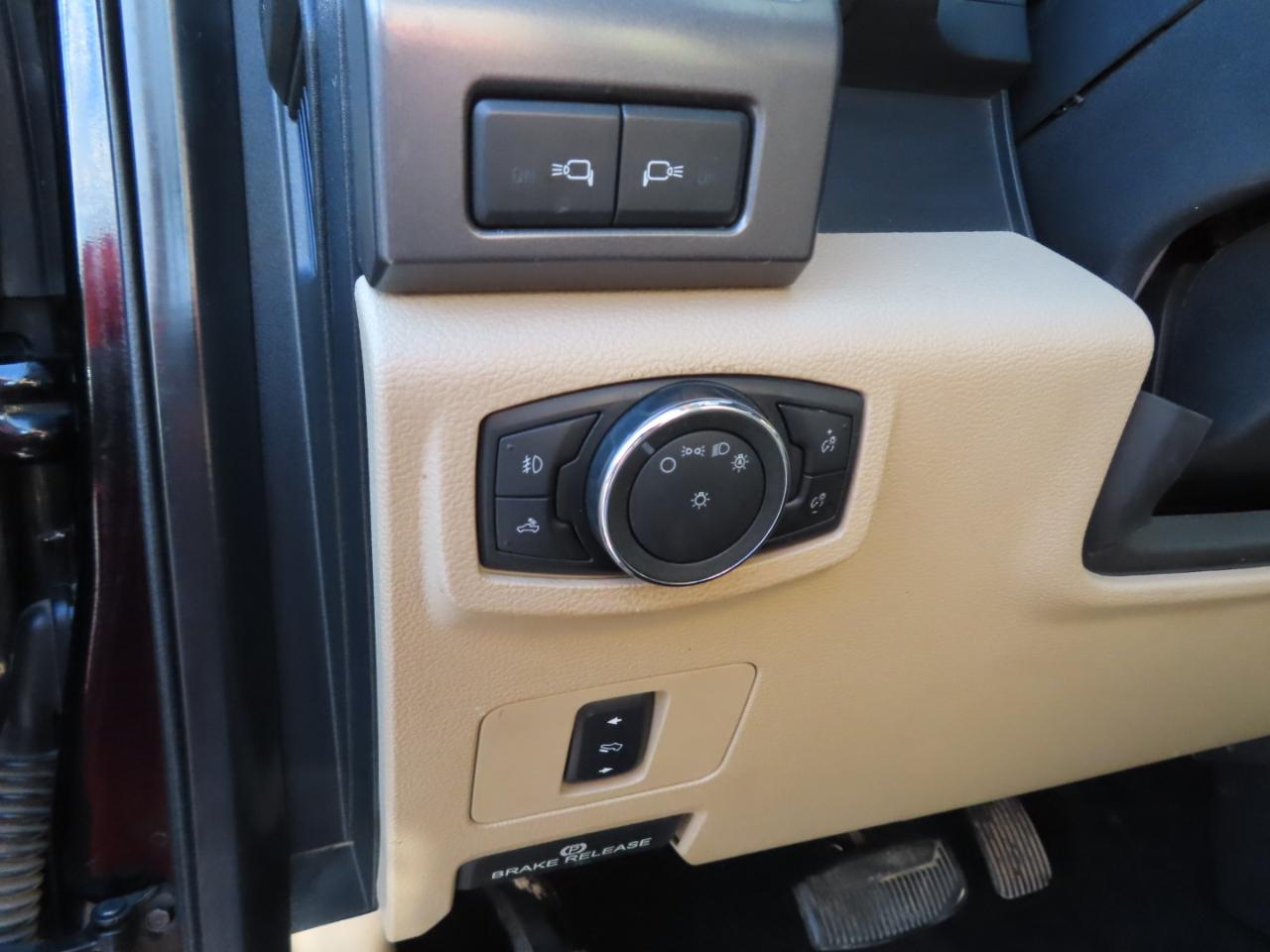 Ford Super Duty F-350 SRW XLT 4WD Crew Cab 8' Box 2017