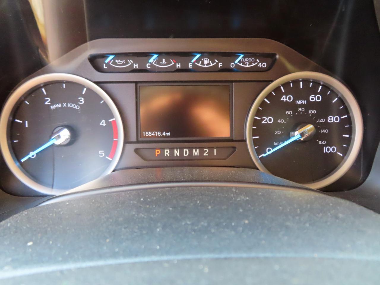 Ford Super Duty F-350 SRW XLT 4WD Crew Cab 8' Box 2017