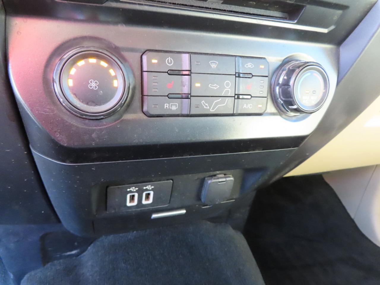 Ford Super Duty F-350 SRW XLT 4WD Crew Cab 8' Box 2017