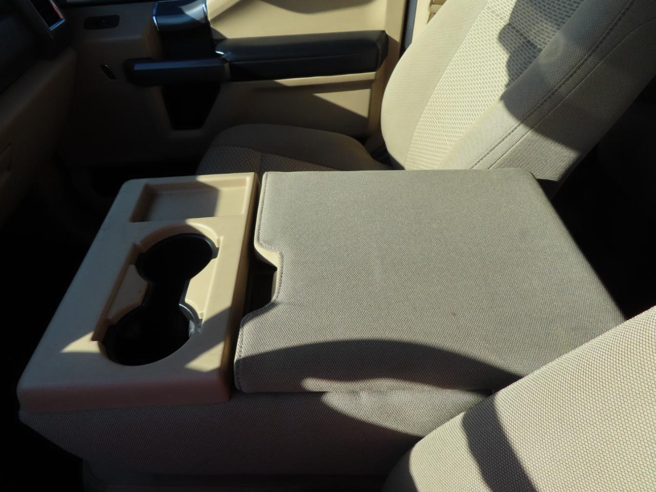 Ford Super Duty F-350 SRW XLT 4WD Crew Cab 8' Box 2017