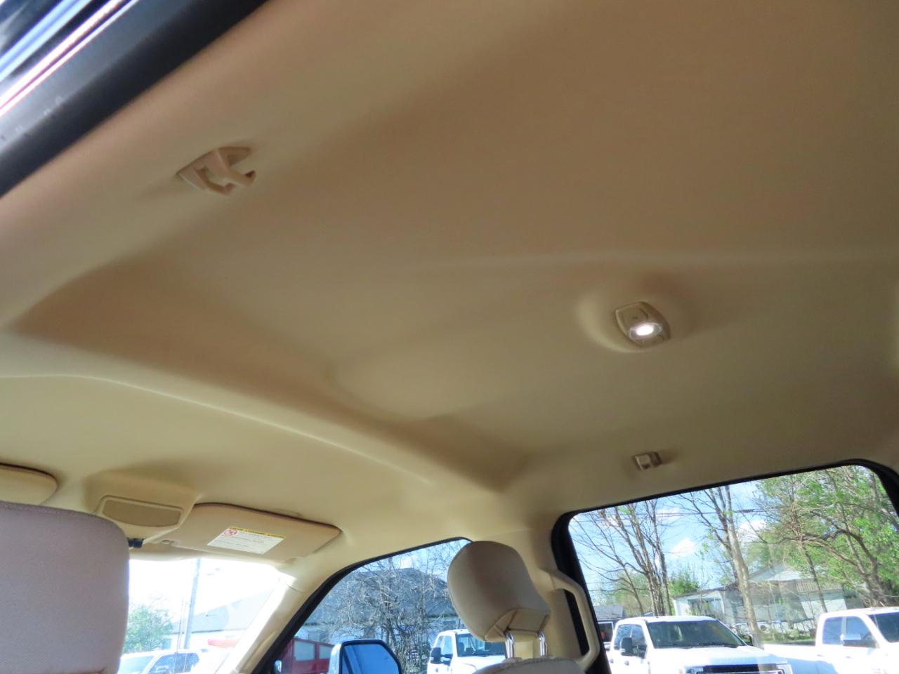 Ford Super Duty F-350 SRW XLT 4WD Crew Cab 8' Box 2017