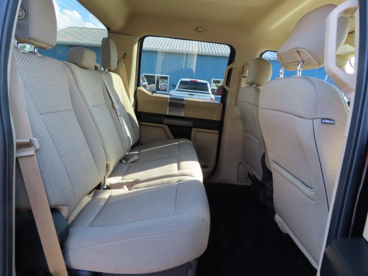 Ford Super Duty F-350 SRW XLT 4WD Crew Cab 8' Box 2017