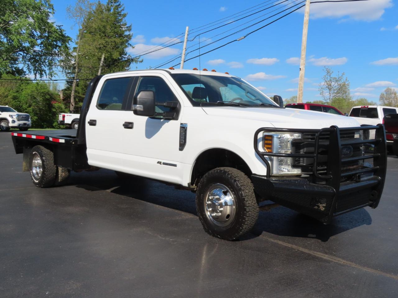 Ford Super Duty F-350 DRW XL 4WD Crew Cab 179" WB 60" CA 2019