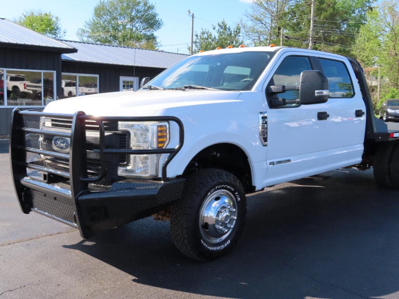 Ford Super Duty F-350 DRW XL 4WD Crew Cab 179" WB 60" CA 2019