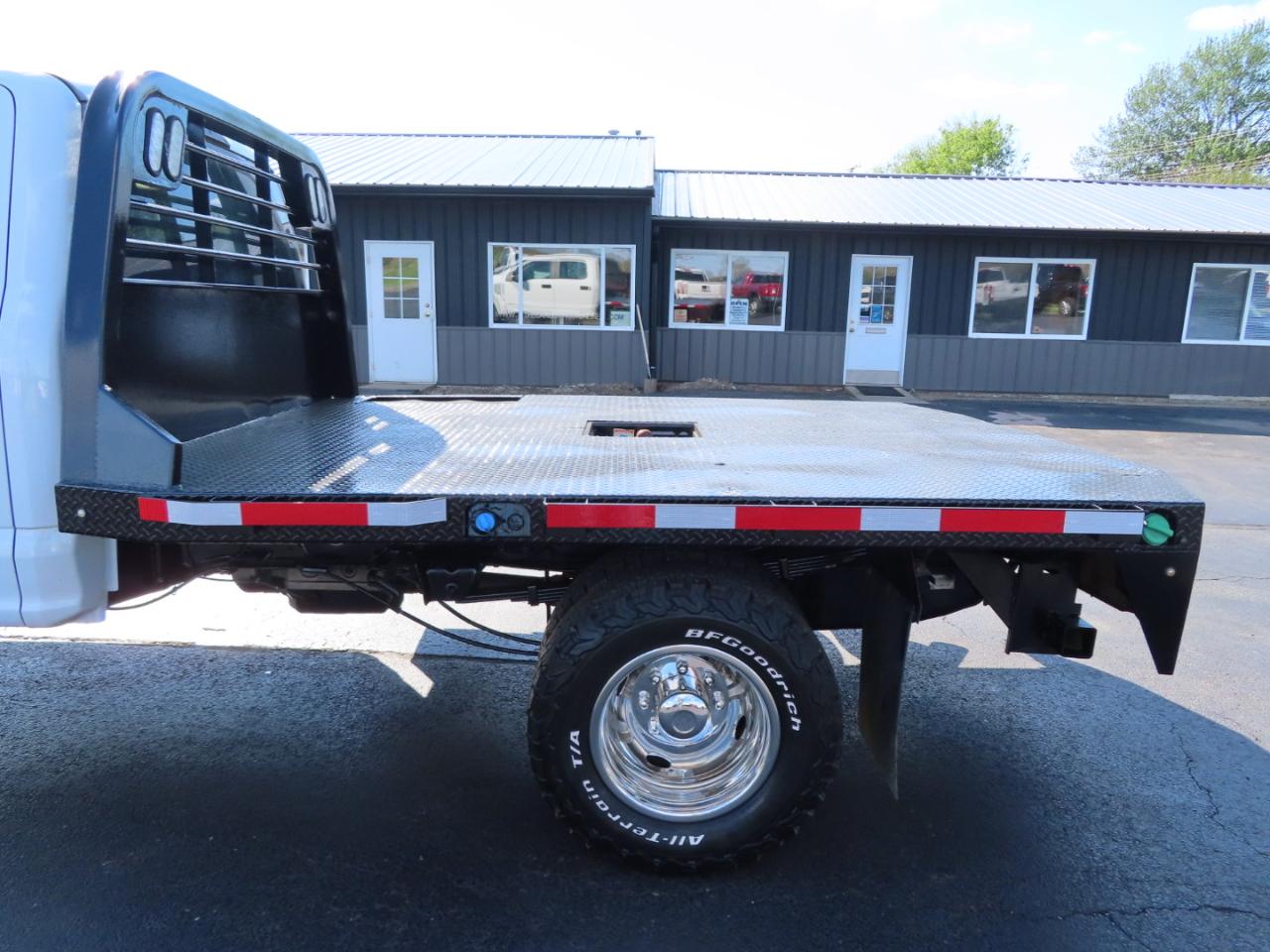 Ford Super Duty F-350 DRW XL 4WD Crew Cab 179" WB 60" CA 2019