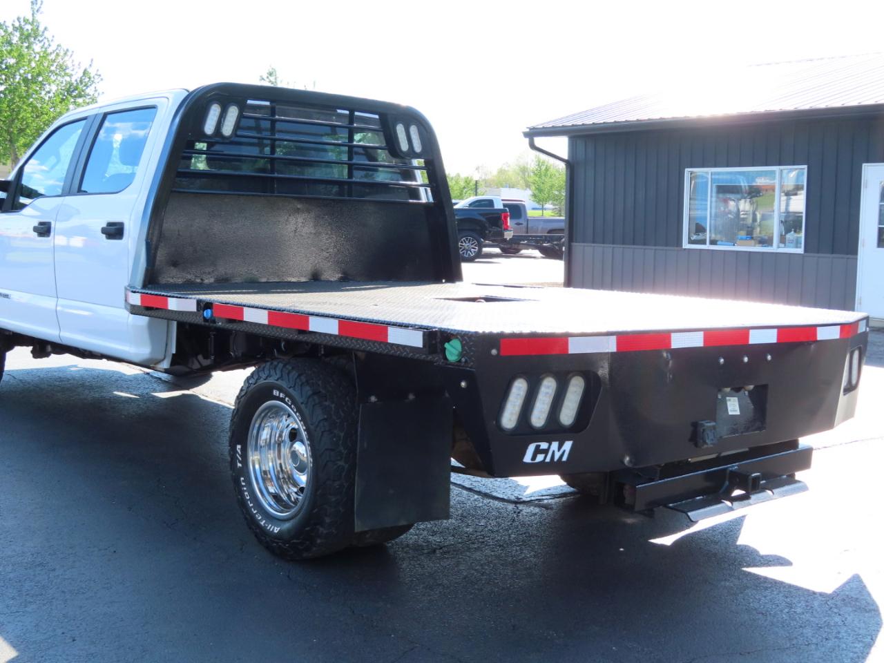 Ford Super Duty F-350 DRW XL 4WD Crew Cab 179" WB 60" CA 2019