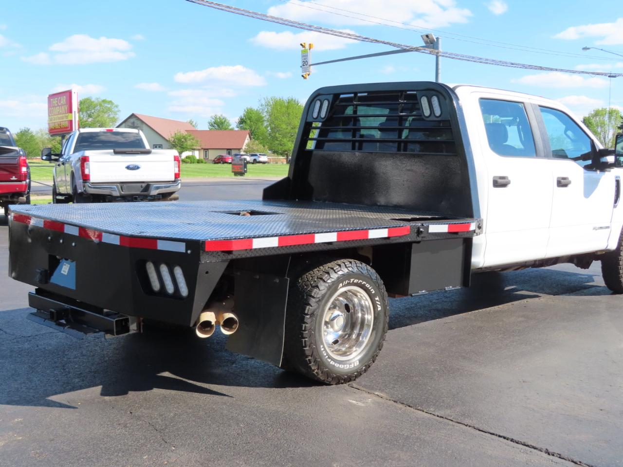 Ford Super Duty F-350 DRW XL 4WD Crew Cab 179" WB 60" CA 2019