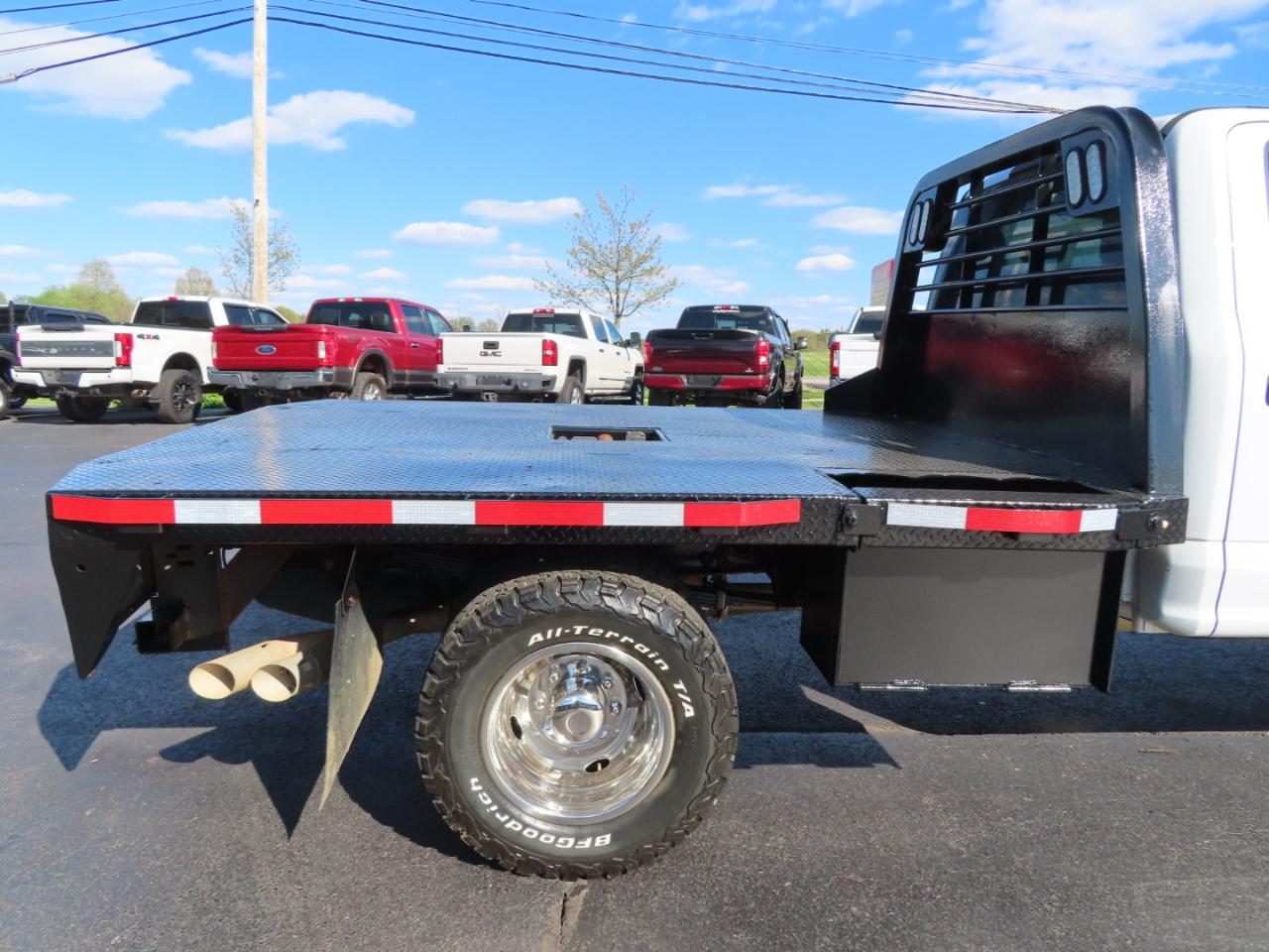 Ford Super Duty F-350 DRW XL 4WD Crew Cab 179" WB 60" CA 2019