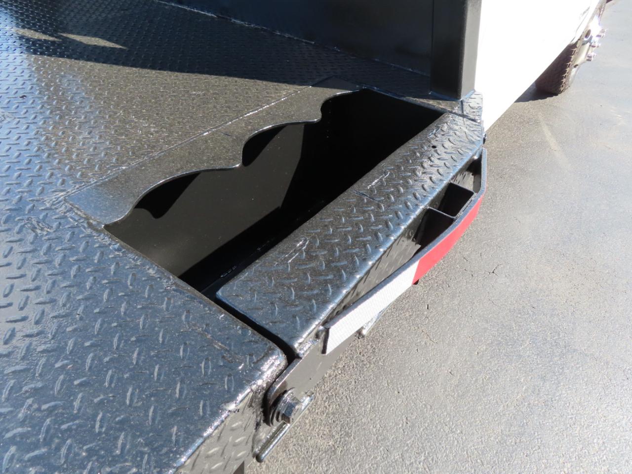 Ford Super Duty F-350 DRW XL 4WD Crew Cab 179" WB 60" CA 2019