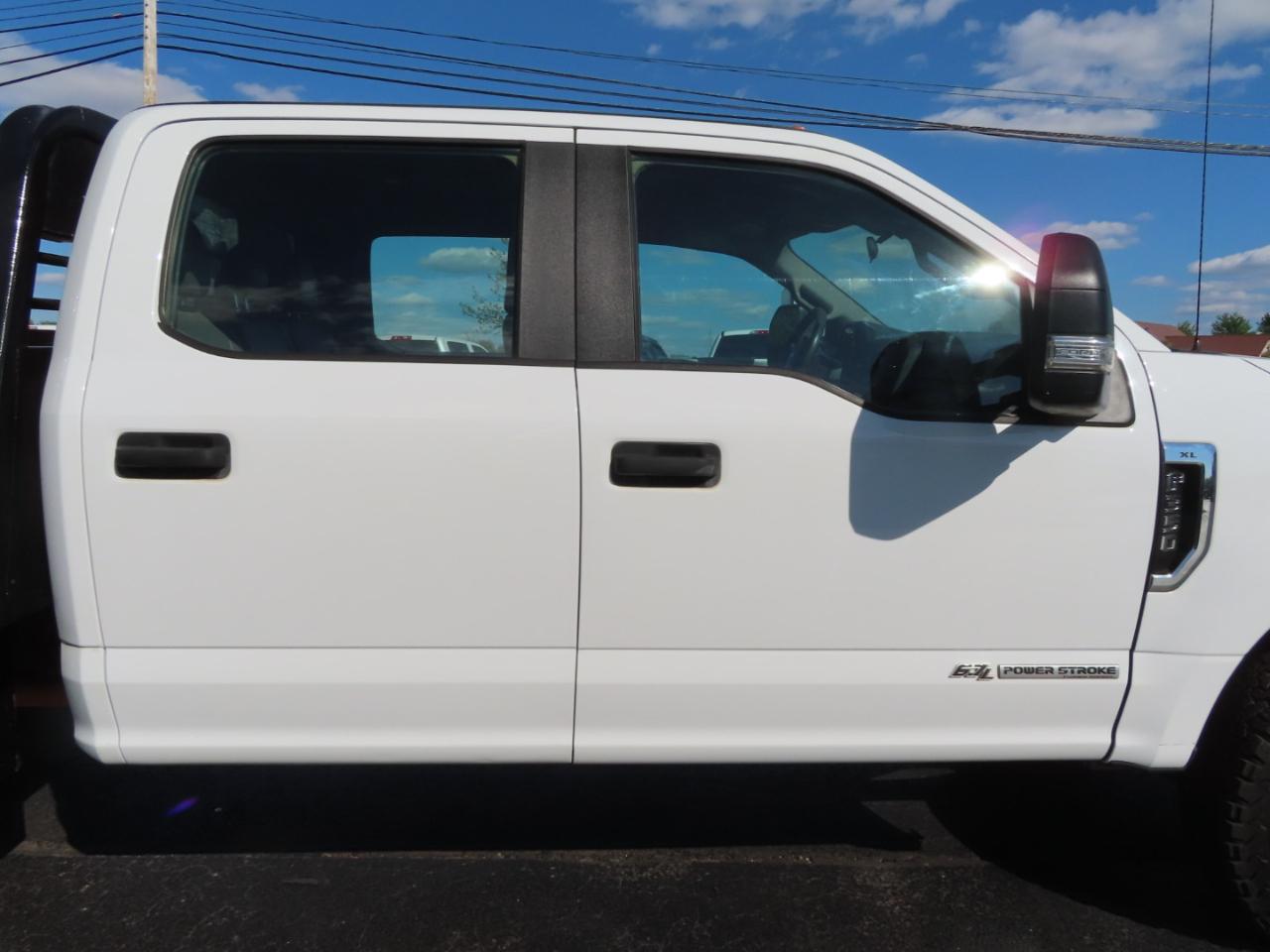 Ford Super Duty F-350 DRW XL 4WD Crew Cab 179" WB 60" CA 2019