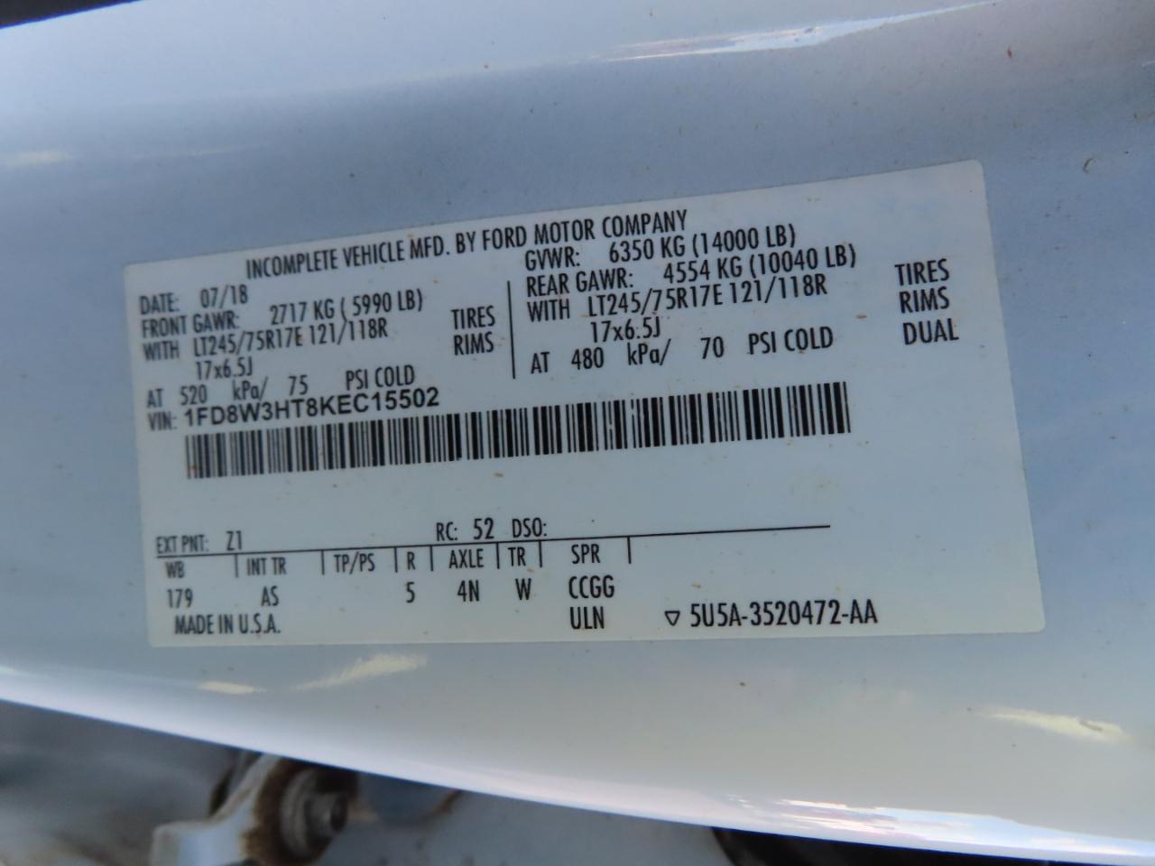 Ford Super Duty F-350 DRW XL 4WD Crew Cab 179" WB 60" CA 2019