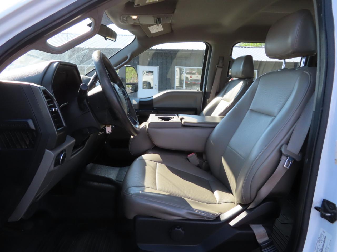 Ford Super Duty F-350 DRW XL 4WD Crew Cab 179" WB 60" CA 2019