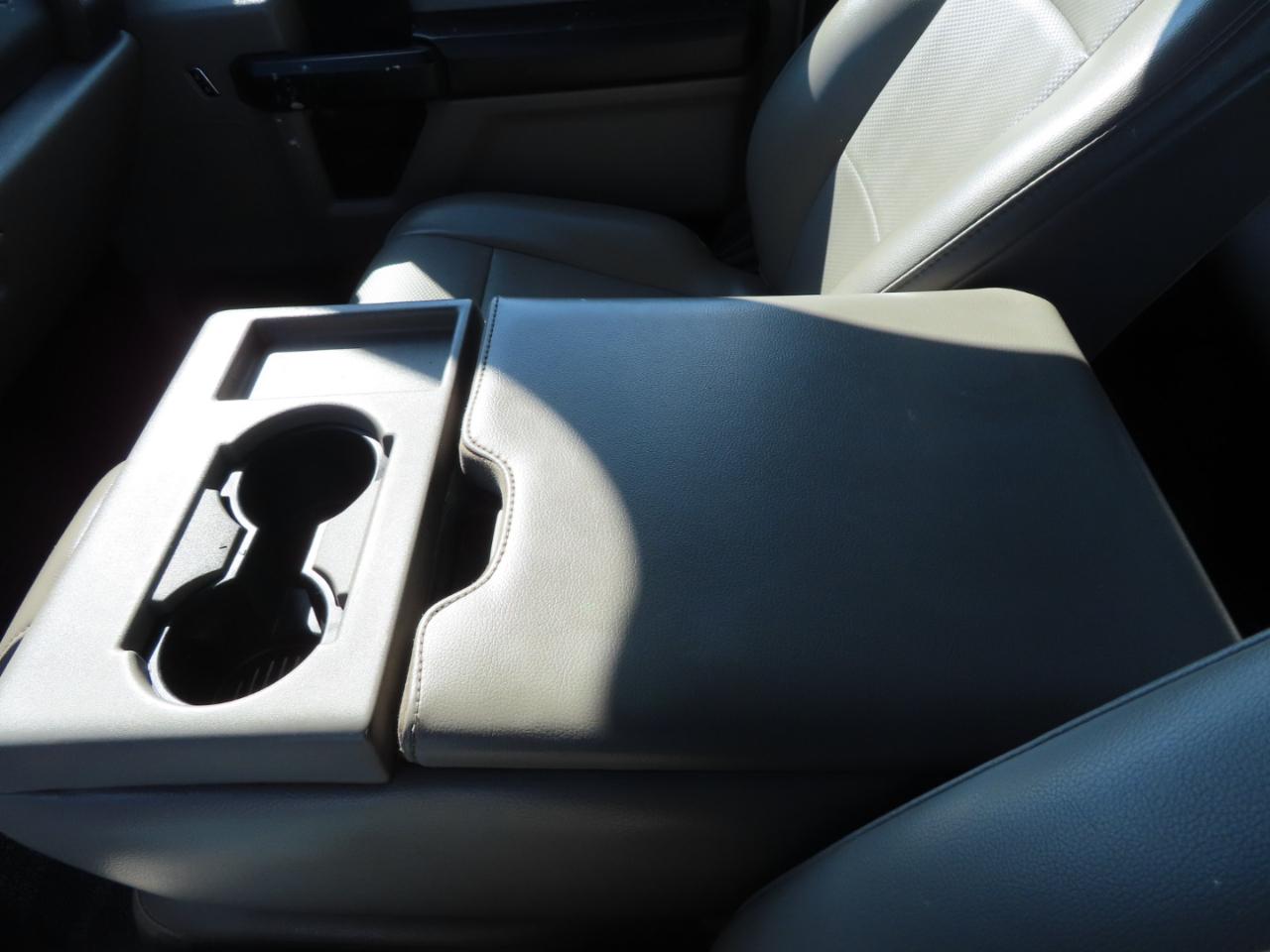 Ford Super Duty F-350 DRW XL 4WD Crew Cab 179" WB 60" CA 2019