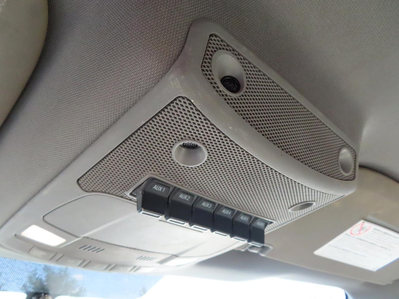 Ford Super Duty F-350 DRW XL 4WD Crew Cab 179" WB 60" CA 2019