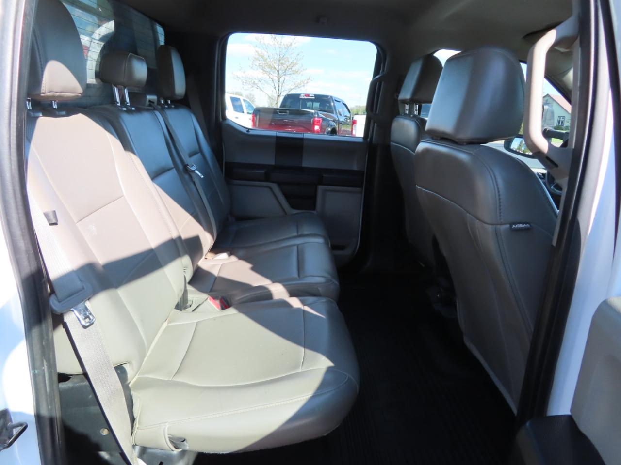 Ford Super Duty F-350 DRW XL 4WD Crew Cab 179" WB 60" CA 2019