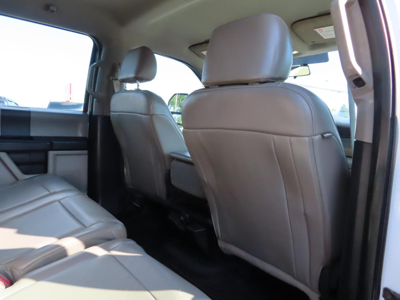 Ford Super Duty F-350 DRW XL 4WD Crew Cab 179" WB 60" CA 2019