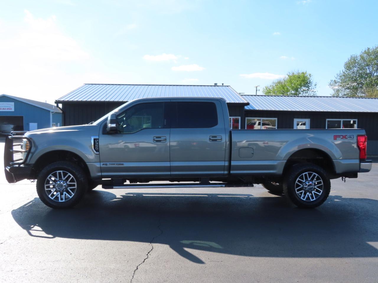Ford Super Duty F-350 SRW Lariat 4WD Crew Cab 8' Box 2019
