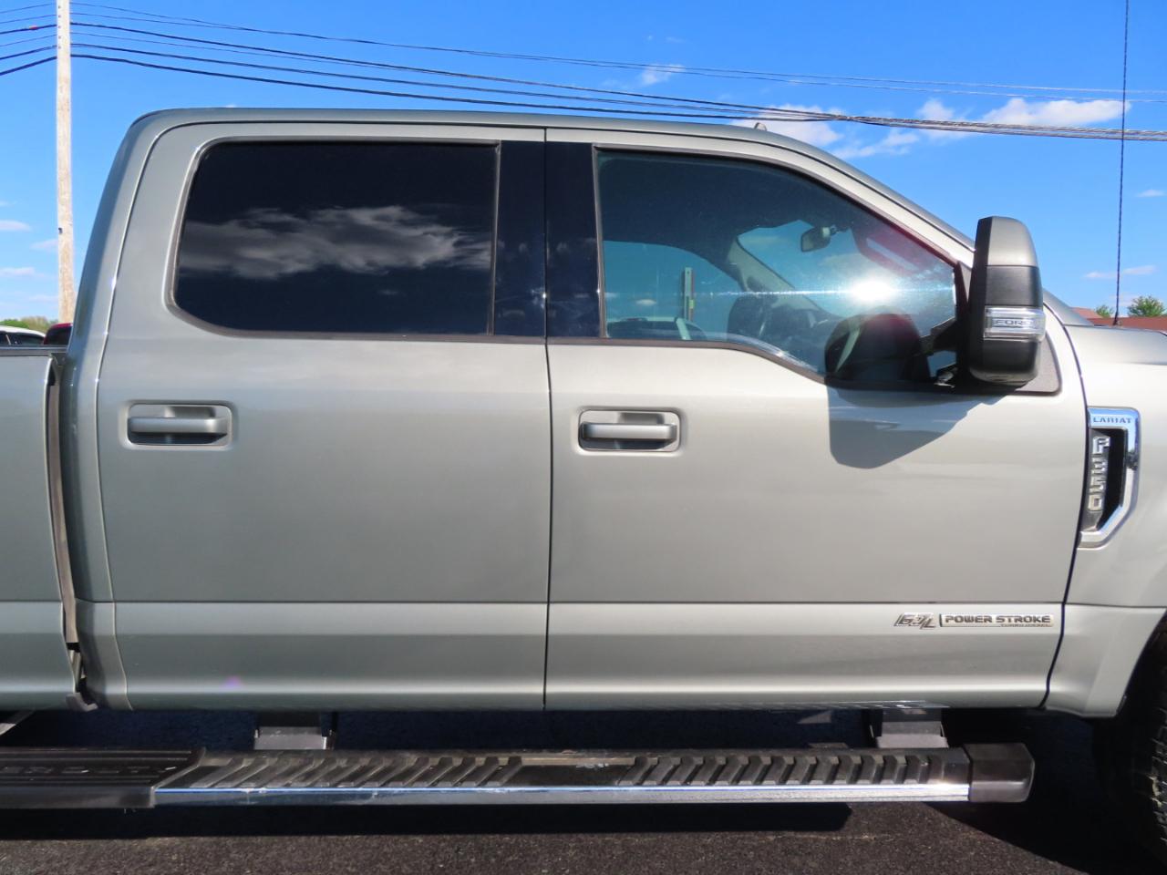 Ford Super Duty F-350 SRW Lariat 4WD Crew Cab 8' Box 2019