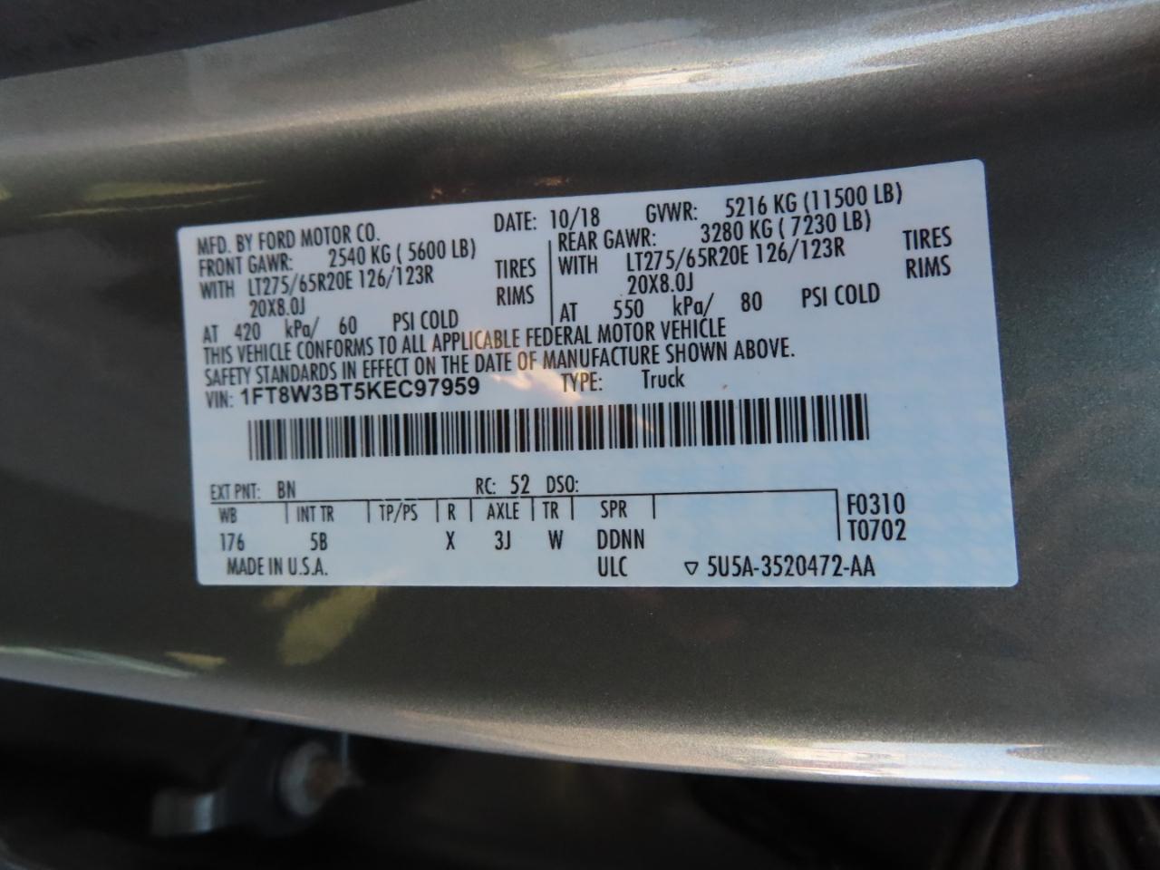 Ford Super Duty F-350 SRW Lariat 4WD Crew Cab 8' Box 2019