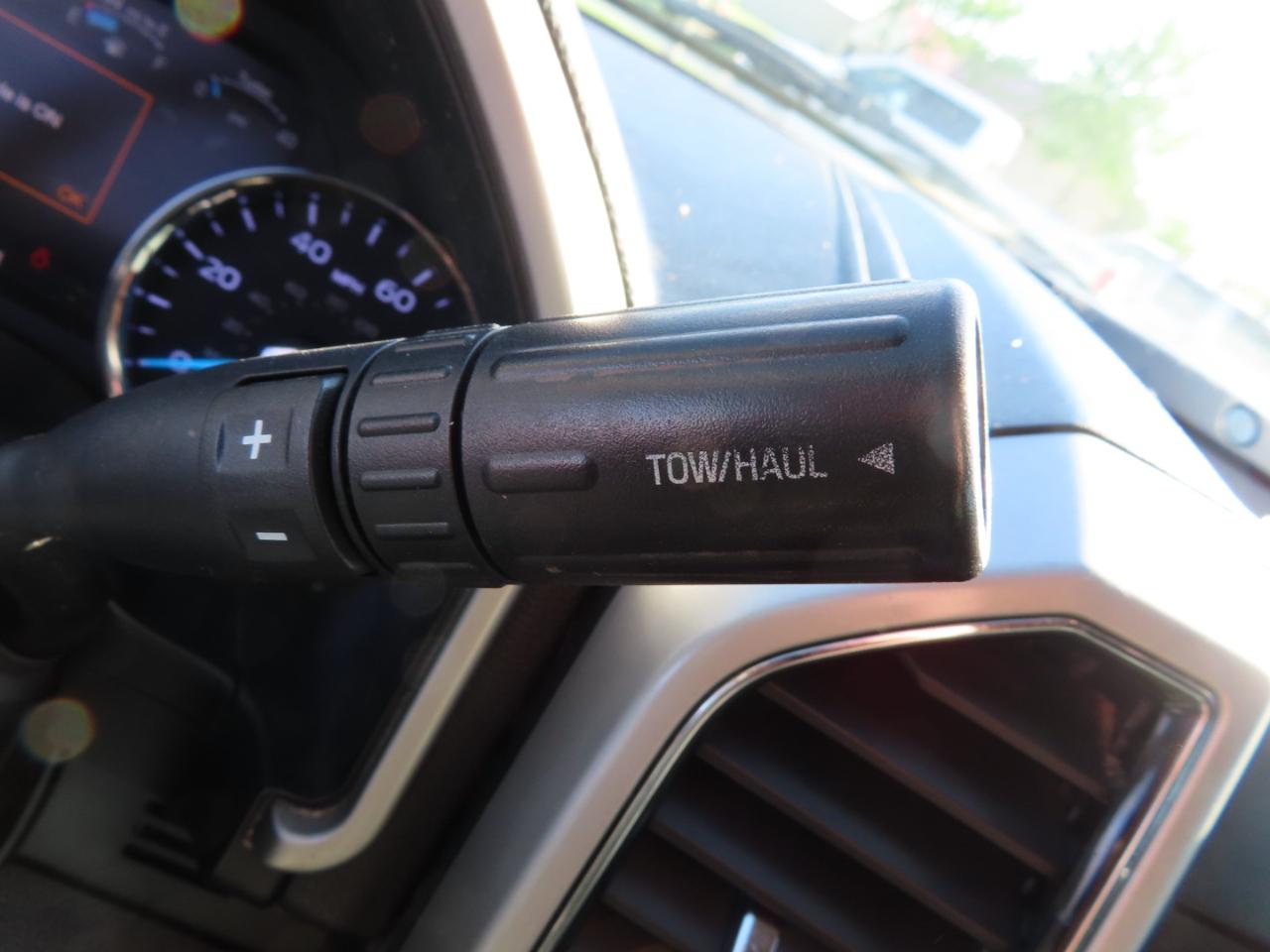 Ford Super Duty F-350 SRW Lariat 4WD Crew Cab 8' Box 2019