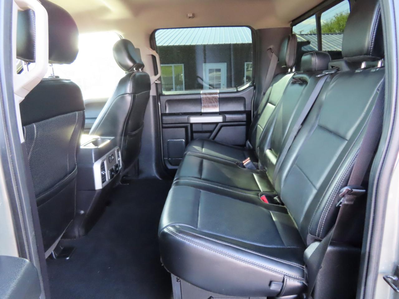 Ford Super Duty F-350 SRW Lariat 4WD Crew Cab 8' Box 2019