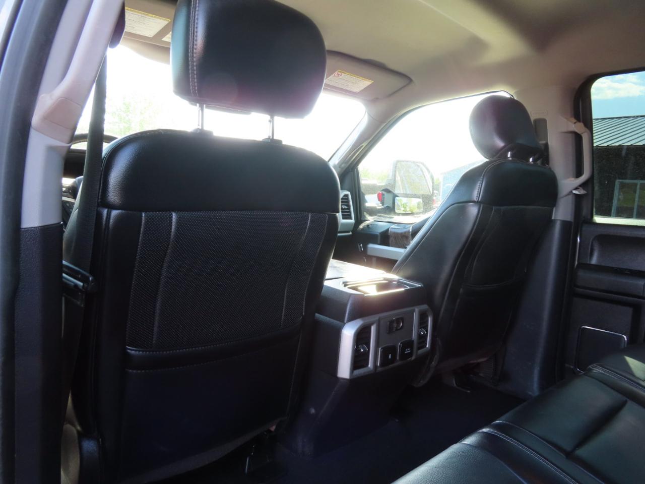 Ford Super Duty F-350 SRW Lariat 4WD Crew Cab 8' Box 2019