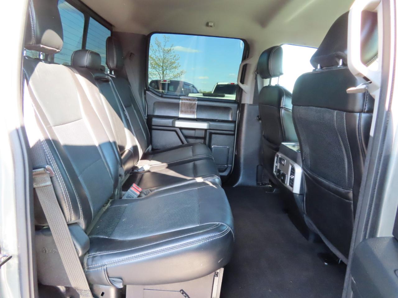 Ford Super Duty F-350 SRW Lariat 4WD Crew Cab 8' Box 2019