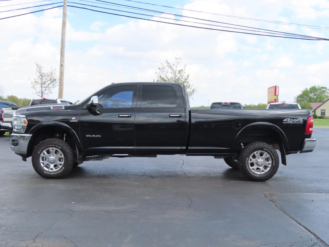 RAM 2500 Laramie 4x4 Crew Cab 8' Box 2022