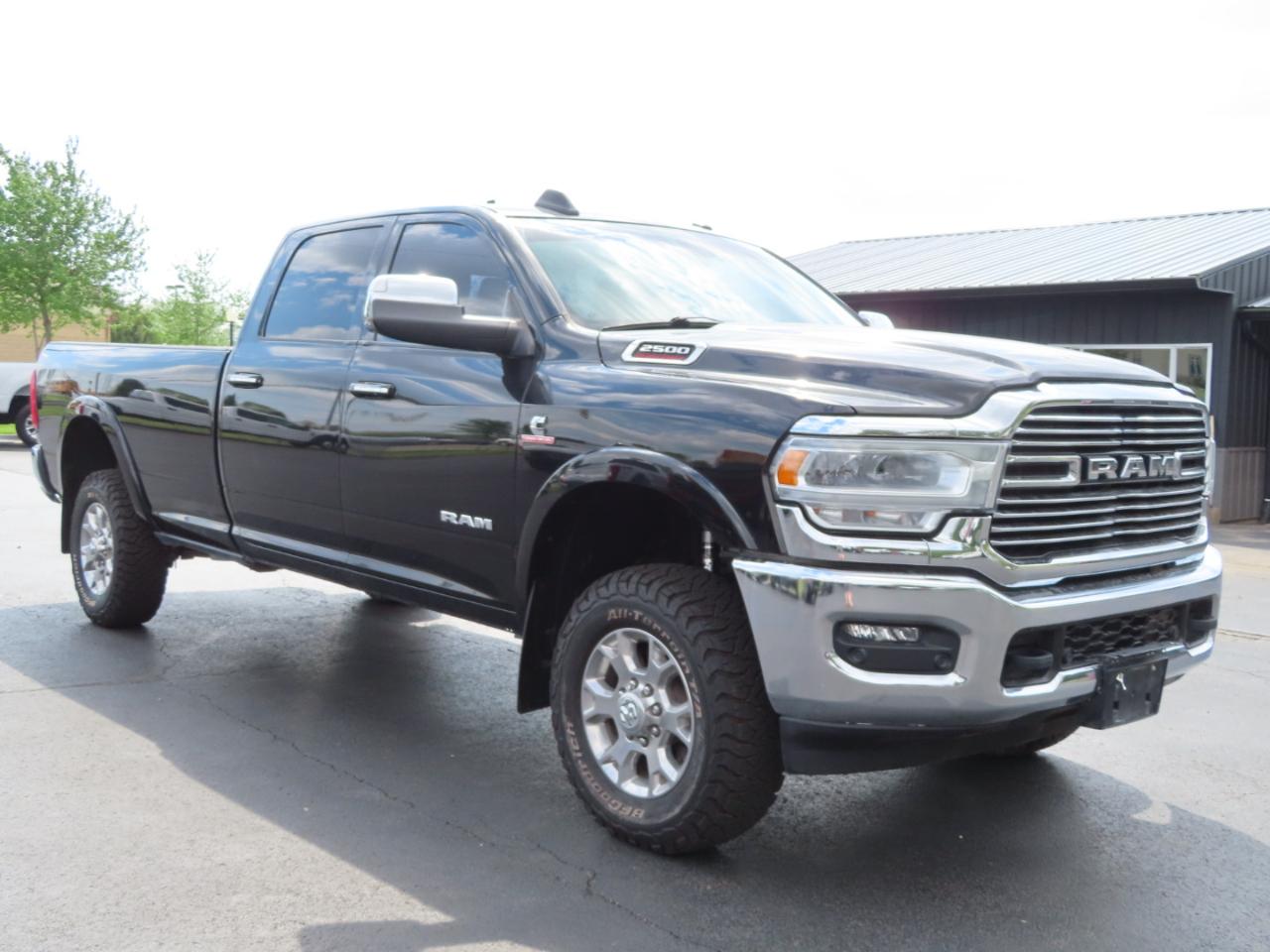 RAM 2500 Laramie 4x4 Crew Cab 8' Box 2022