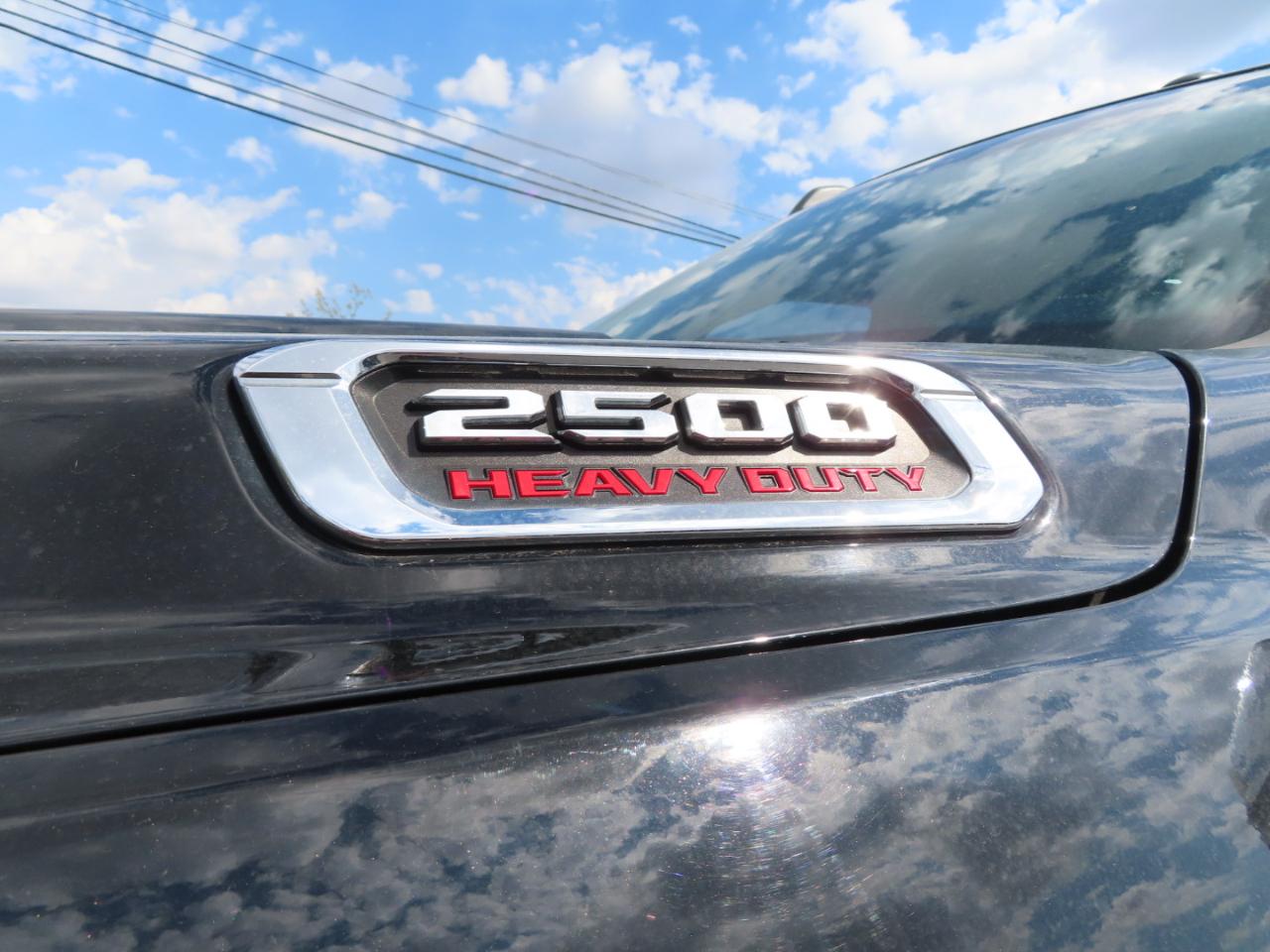 RAM 2500 Laramie 4x4 Crew Cab 8' Box 2022