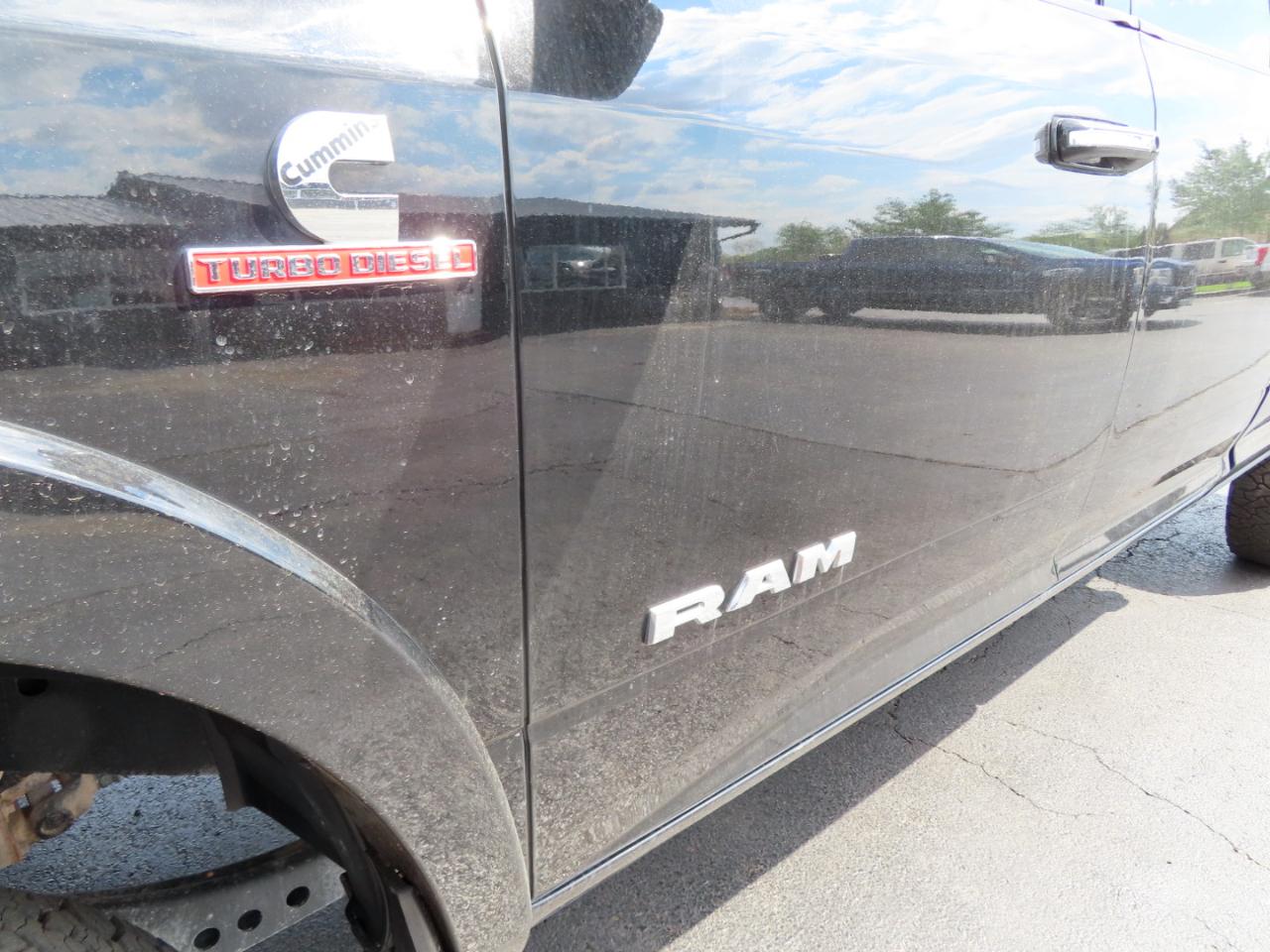 RAM 2500 Laramie 4x4 Crew Cab 8' Box 2022